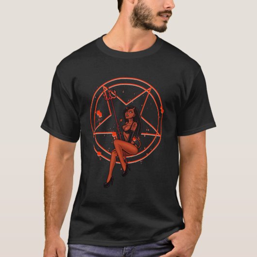 悪魔の悪魔の人形の恐ろしいペンタグラムの神秘主義 Tシャツ (正面)