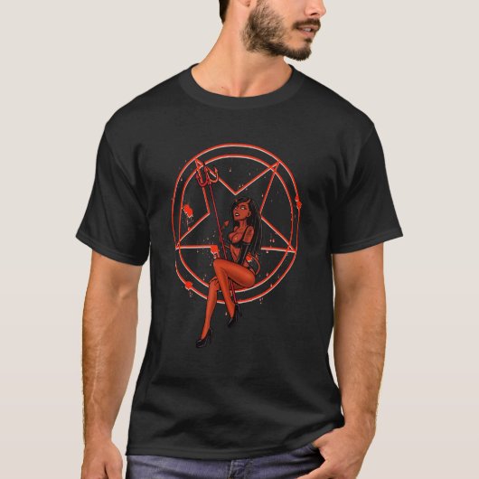 悪魔の悪魔の人形の恐ろしいペンタグラムの神秘主義 Tシャツ (正面)