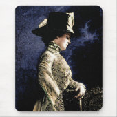悲しいビクトリアンヴィンテージの帽子をかぶった女性 マウスパッド (正面)