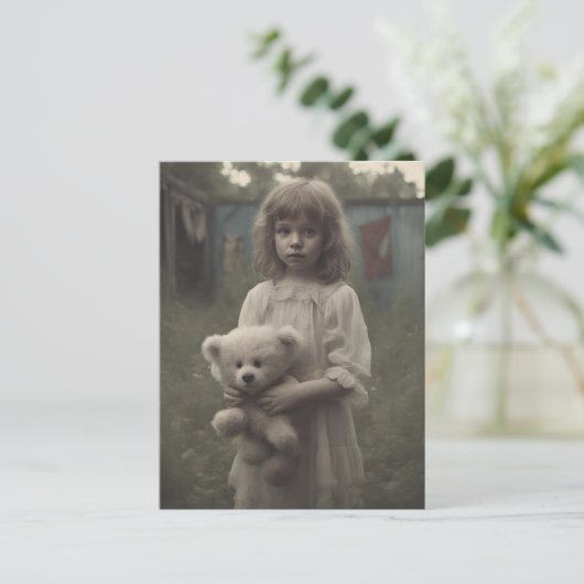 悲しい幽霊の子どもが放棄されたヴィンテージサーカスで ポストカード (スタンド正面)