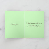 悲しい漫画のフクロウ　裂けたハートとカスタムテキスト付き カード (内部)