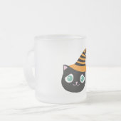 悲しい目と帽子を持つ黒お洒落猫 フロストグラスマグカップ (正面左)