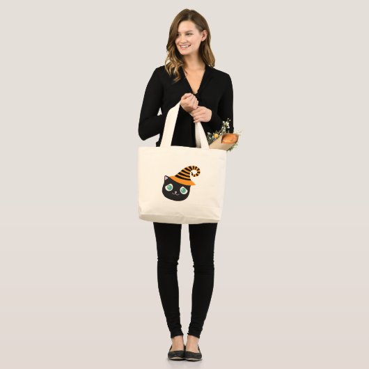 悲しい目と帽子を持つ黒お洒落猫 ラージトートバッグ (正面(モデル))