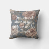 悲嘆に暮れる母への優雅な庭園記念品 クッション (裏面)