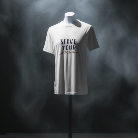 情熱を注ぐ女性の白いティー Tシャツ