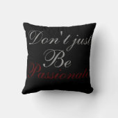 情熱的である クッション (裏面)