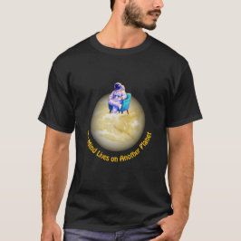 惑星に座るリラックスした宇宙飛行士 Tシャツ