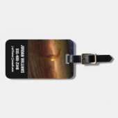 惑星を形成する材料の円盤は星を回る。 ラゲッジタグ (正面横)