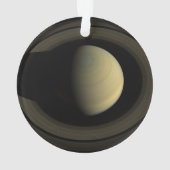 惑星サターンとその主要なリングや輪のモザイク。 オーナメント (裏面)