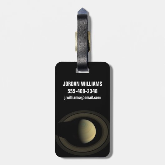 惑星サターンとその主要なリングや輪のモザイク。 ラゲッジタグ (裏面縦)