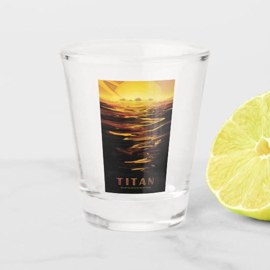 惑星サターンのタイタン最大の月 ショットグラス (正面)