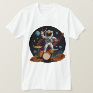 惑星ドラムでドラムセットを演奏するドラマー Tシャツ