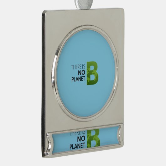 惑星Bがない – グリーンアースタイポグラフィ シルバープレートバナーオーナメント (右)