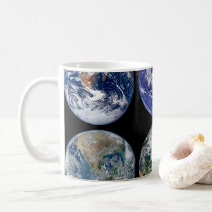 惑星Earthの象徴的なビューのイメージ比較。 コーヒーマグカップ