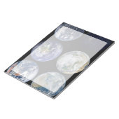 惑星Earthの象徴的なビューのイメージ比較。 ノートパッド (アングル)