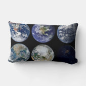 惑星Earthの象徴的なビューのイメージ比較。 ランバークッション (裏面)