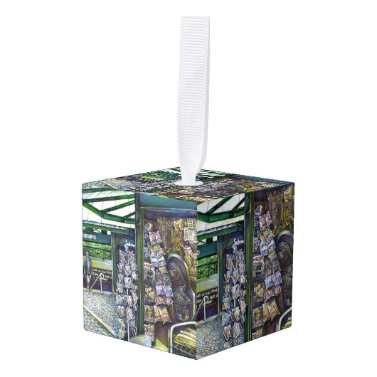 想像もできないようなイメージは? キューブオーナメント (正面アングル)