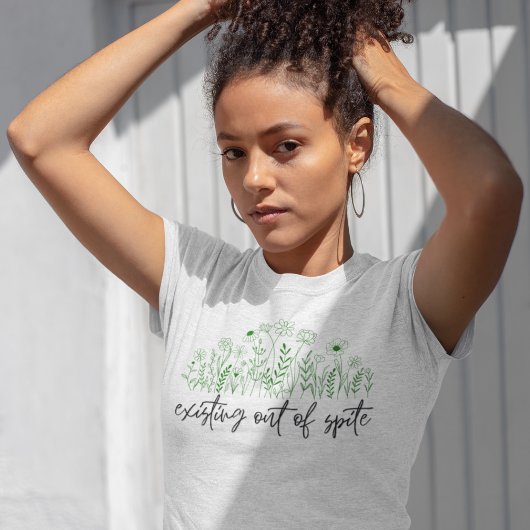 意地でも生き続ける植物 Tシャツ