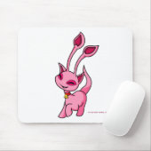 意気揚々と歩くピンクのAisha マウスパッド (マウス)