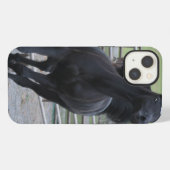 意気揚々と歩く黒いアラビア人 iPhoneケース (裏面横)