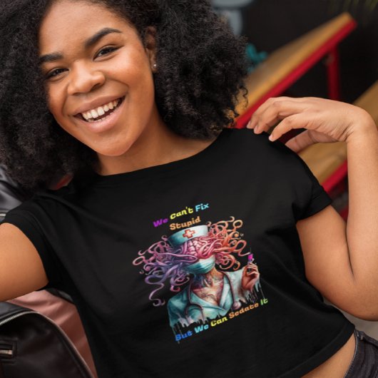 愚かな非現実的な医療心を修正できない Tシャツ