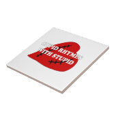 愚かな韻を持つキューピッド タイル (側面)