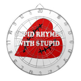 愚かな韻を持つキューピッド ダーツボード