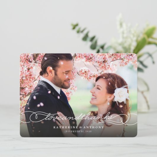 愛および感謝のエレガントな原稿のシックな写真の結婚式 サンキューカード (スタンド正面)