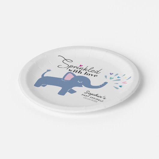 愛かわいい象のベビーと振りかけられて振りかけて下さい ペーパープレート (アングル)