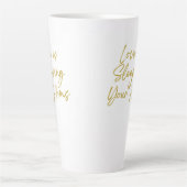 愛があなたの腕の中で眠っている背の高いラテマグカップ カフェラテマグ (正面)