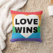 愛が勝つ |ゲイプライド クッション (ブランケット)