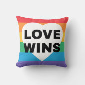 愛が勝つ |ゲイプライド クッション (正面)
