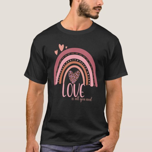 愛が必要な全てボホヴィンテージレインボーラブヴァル Tシャツ (正面)