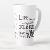 愛が訪れる思いがけない場所へ人生が連れて行く カフェラテマグ (右アングル)