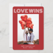 愛が赤モダンタイポグラフィで勝利バレンタイン シーズンカード (正面)