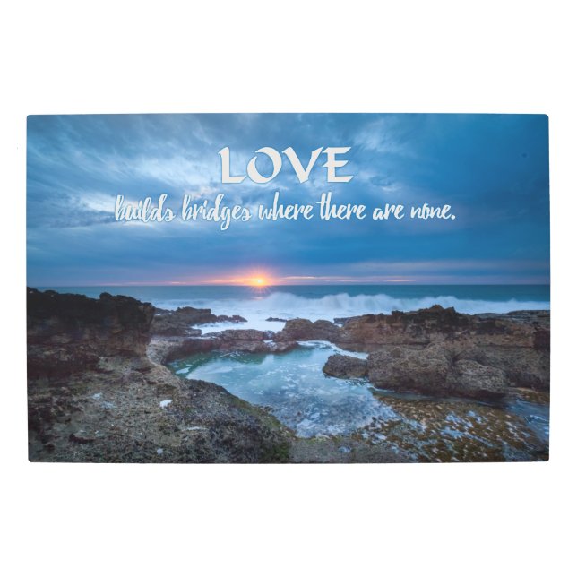 愛が金属の壁画の橋を築く メタルプリント (正面)