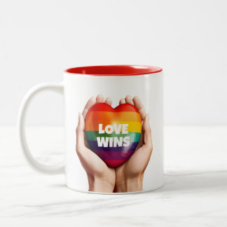 愛がLGBTのゲイプライド ツートーンマグカップ