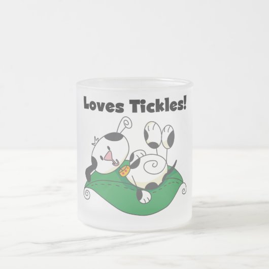 愛くすぐりのTシャツおよびギフト フロストグラスマグカップ (中央)