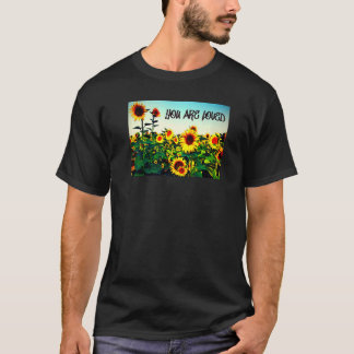 愛されているひまわり Tシャツ
