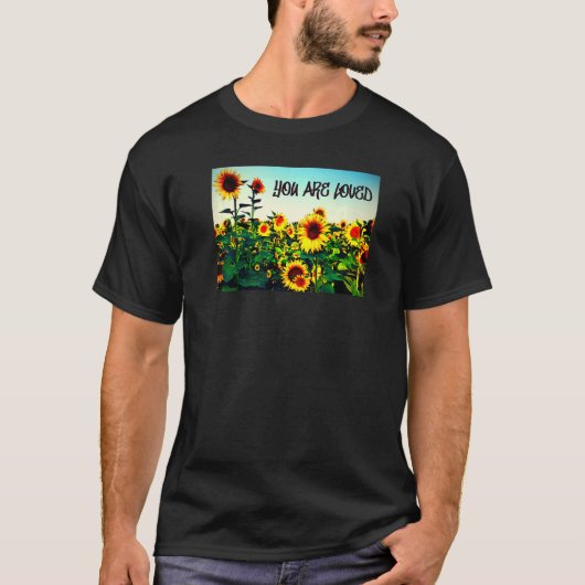 愛されているひまわり Tシャツ (正面)