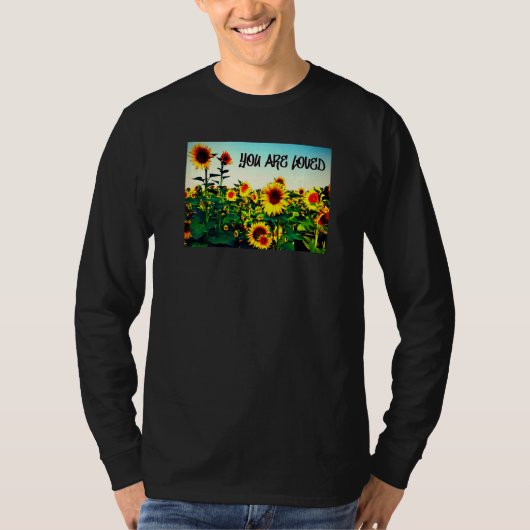 愛されているひまわり Tシャツ (正面)