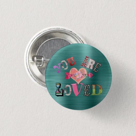 愛される 缶バッジ (正面&裏面)