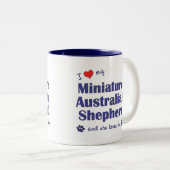 愛して下さい私のミニチュアオーストラリアの羊飼い(メス犬)を ツートーンマグカップ (正面右)