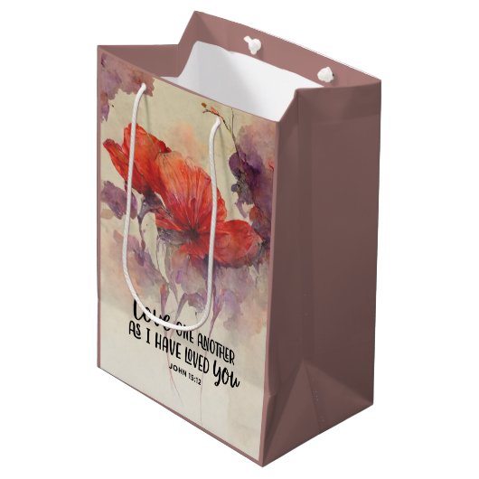愛し合う別のバイブル聖句レッドパープルフローラ ミディアムペーパーバッグ (正面アングル)