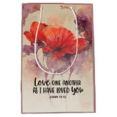 愛し合う別のバイブル聖句レッドパープルフローラ ミディアムペーパーバッグ (正面)