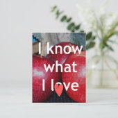 「愛するものを知っている」 - Appleをテーマにしたデザイン ポストカード (スタンド正面)