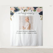 愛する人の記憶に捧ぐ フォト ネイビー ブラッシュ ピンク 追悼 タペストリー (正面)