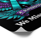 愛する人を思い出して、ターコイズと紫を身に着けて ポスター (角)