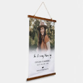 愛する記憶の中でカスタム写真葬儀記念碑 吊り下げ型タペストリー (傾斜あり)