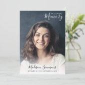 愛する記憶の中で人生のお祝いの写真 招待状 (スタンド正面)